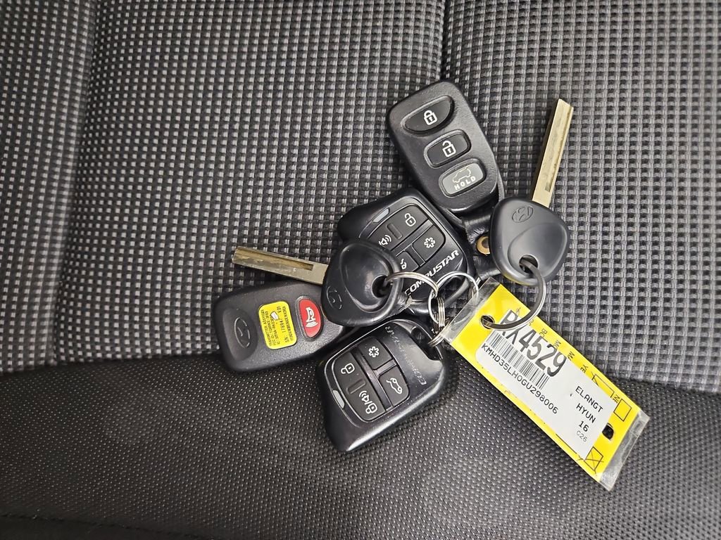 Used 2016 Hyundai Elantra GT image 27