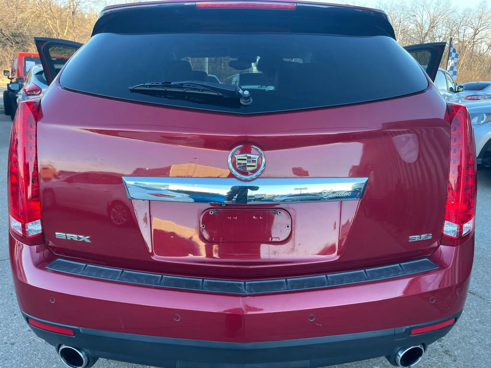 Used 2015 Cadillac SRX Luxury w/ Driver Awareness Package image 8