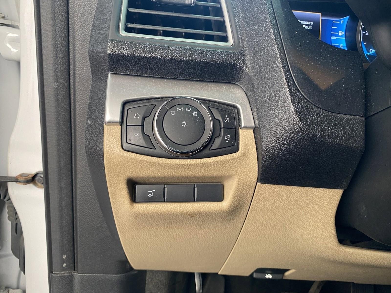 Used 2017 Ford Explorer XLT w/ Equipment Group 201A image 31