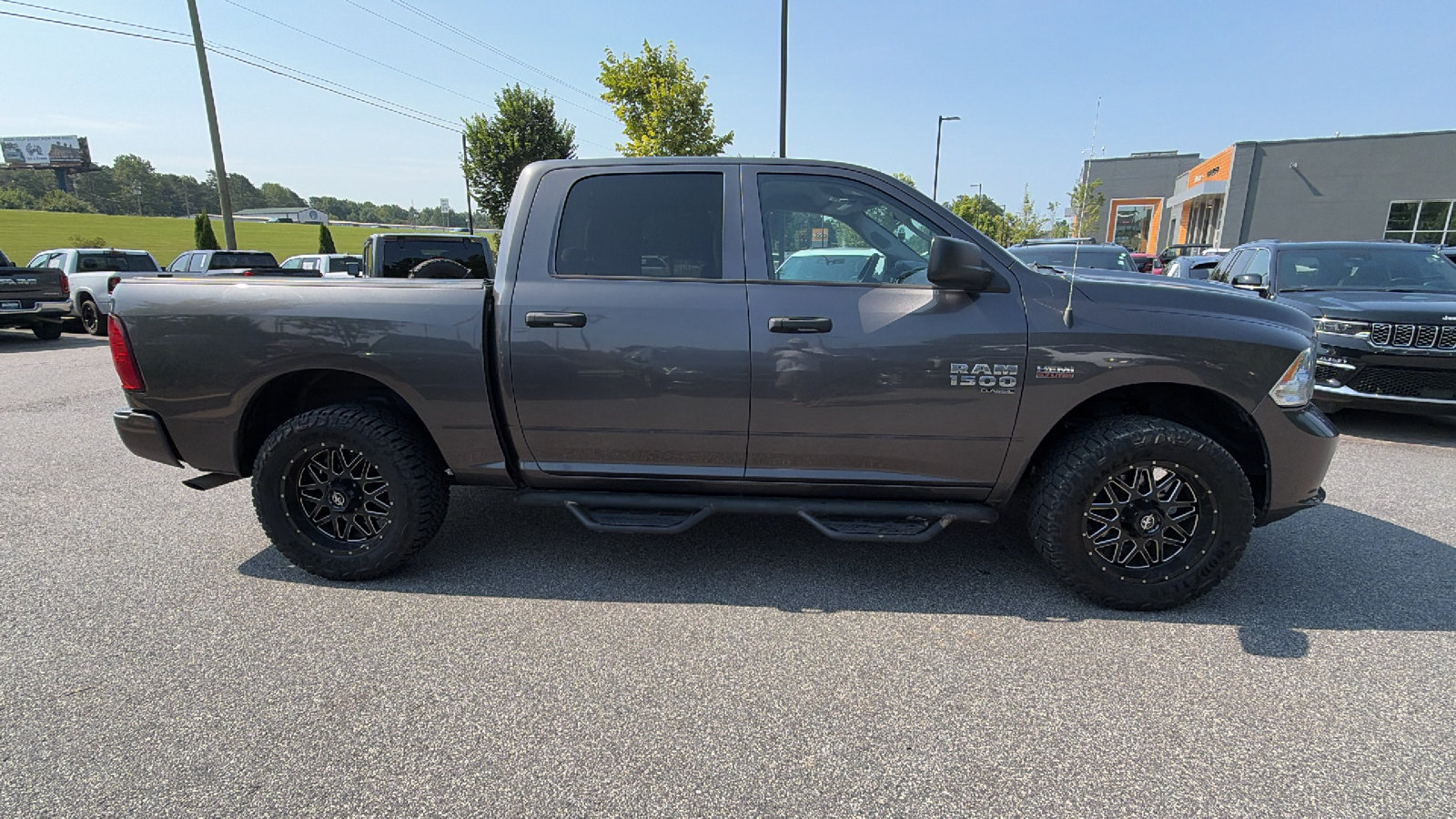 Used 2019 RAM 1500 Express AWD/4WD image 7