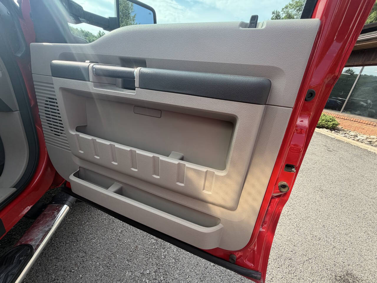 Used 2009 Ford F550 4x4 Regular Cab Super Duty image 51