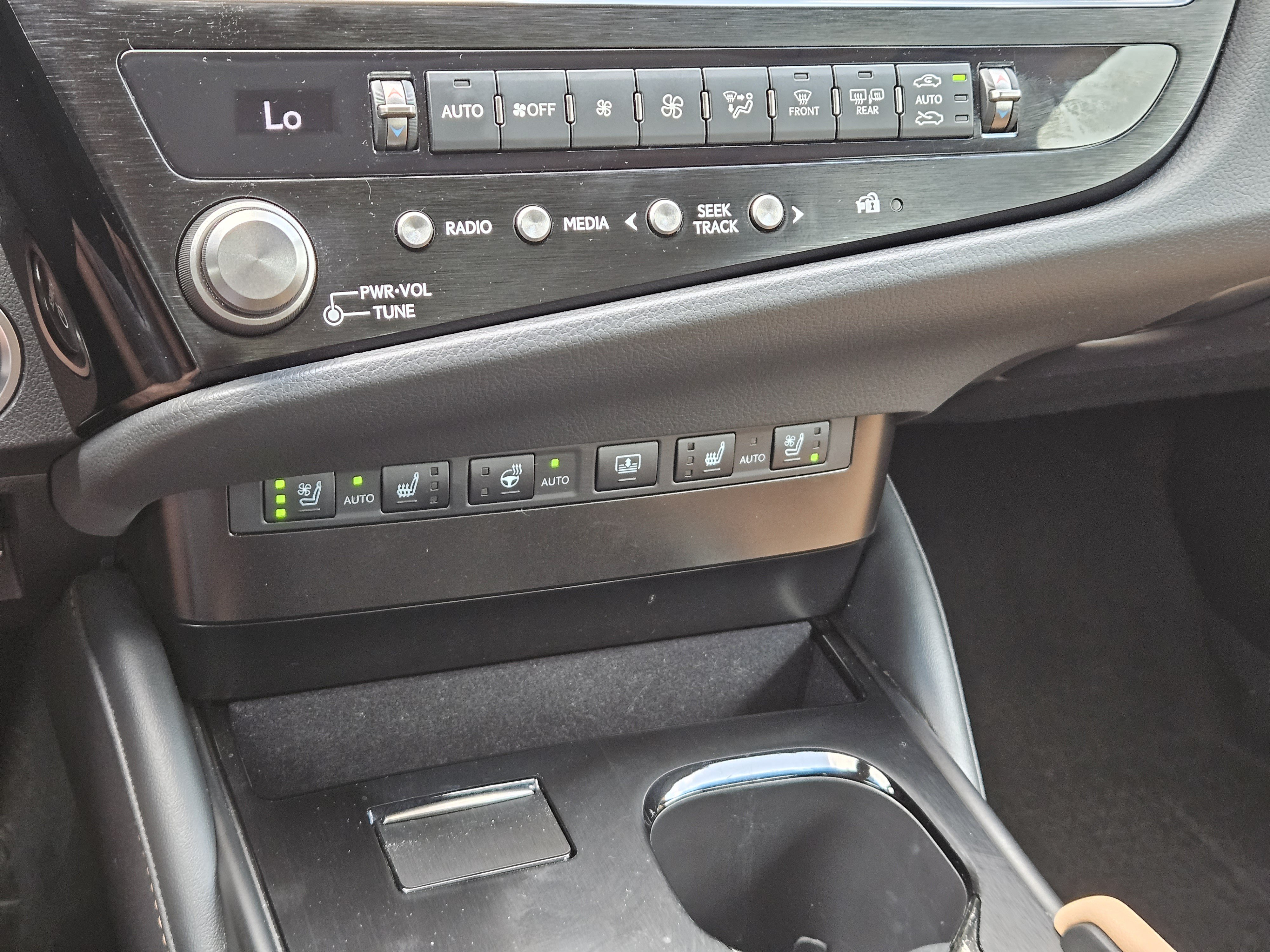 Used 2023 Lexus ES 300h Ultra Luxury w/ Accessory Package (Z2) FWD image 20