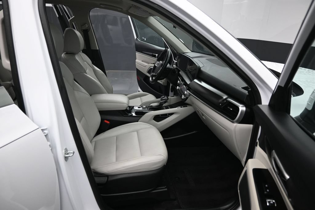 Used 2024 Kia Telluride S w/ S Sunroof Package FWD image 36