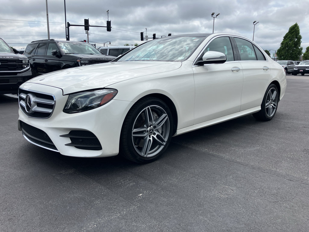 Used 2019 Mercedes-Benz E 300 4MATIC image 2