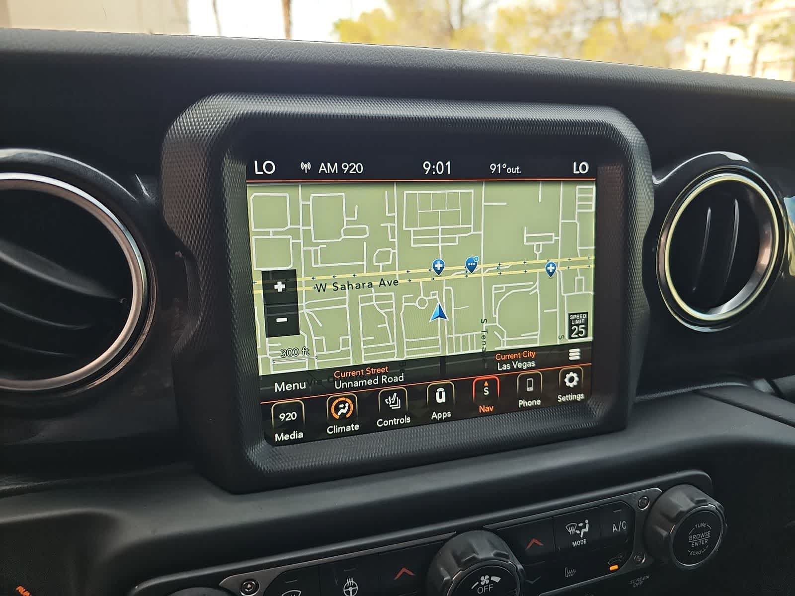 Used 2020 Jeep Wrangler Unlimited Sahara AWD/4WD image 27