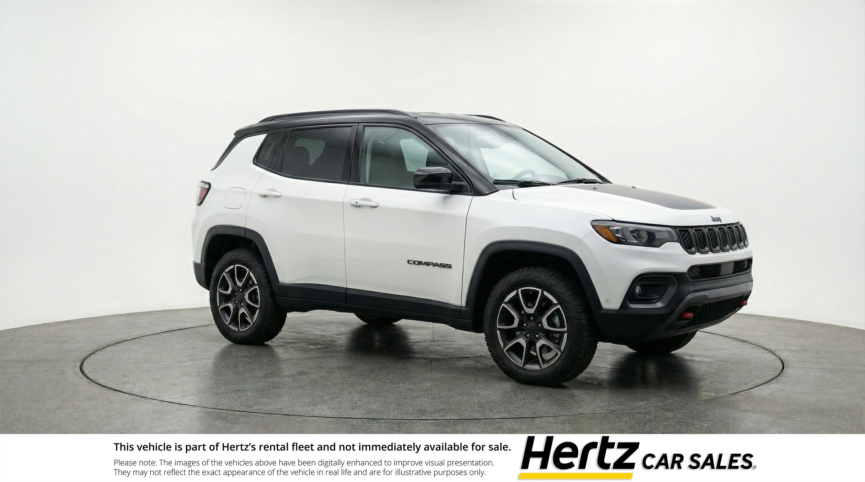 Used 2025 Jeep Compass Trailhawk AWD/4WD image 1