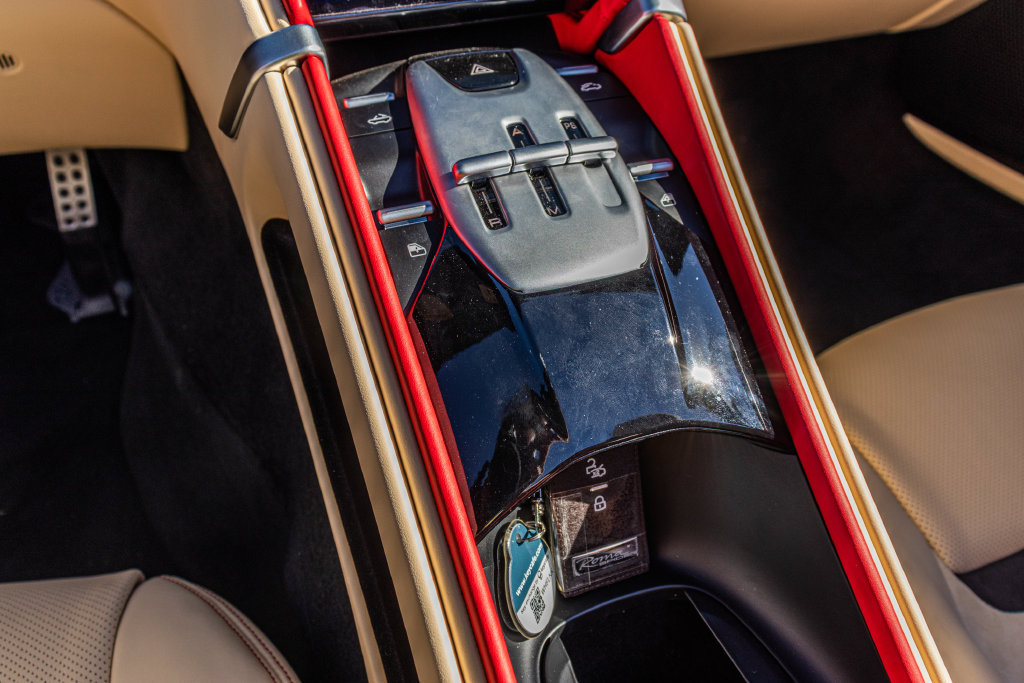 Certified 2025 Ferrari Roma Spider RWD image 5