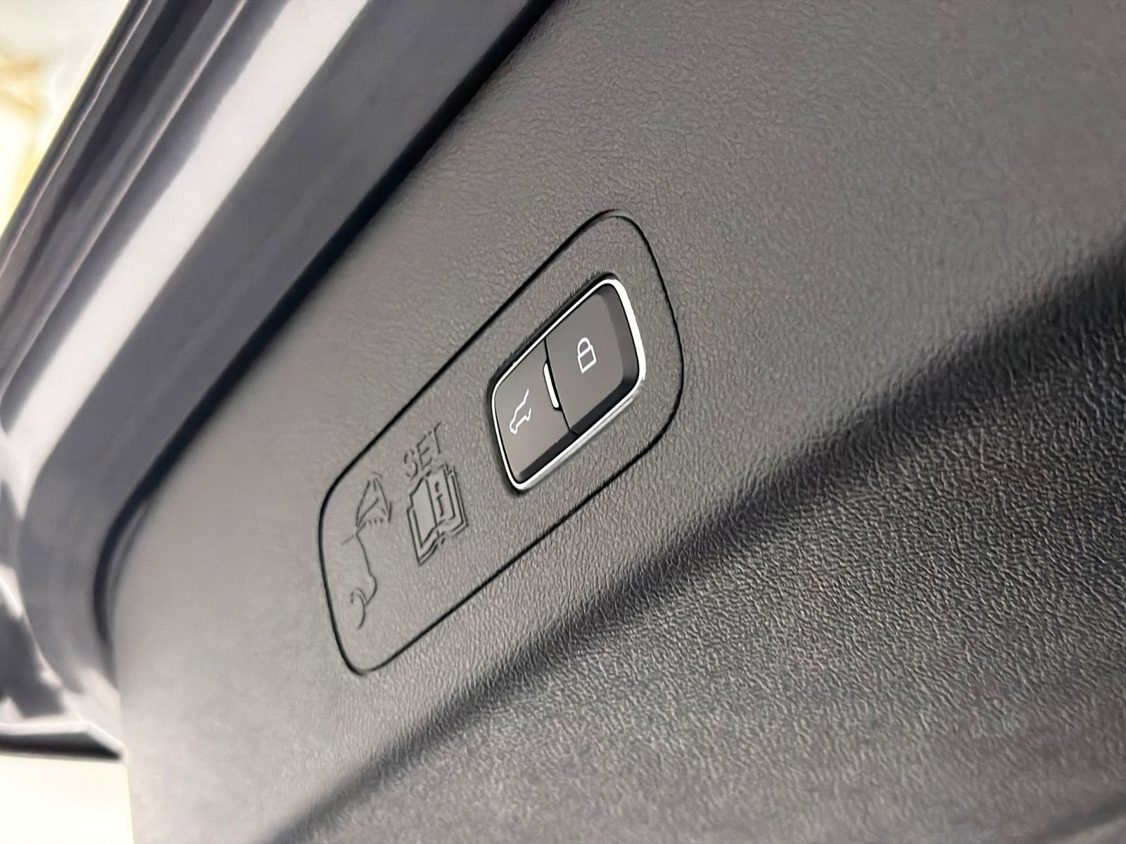Certified 2022 Lincoln Aviator AWD w/ Premium Package image 9
