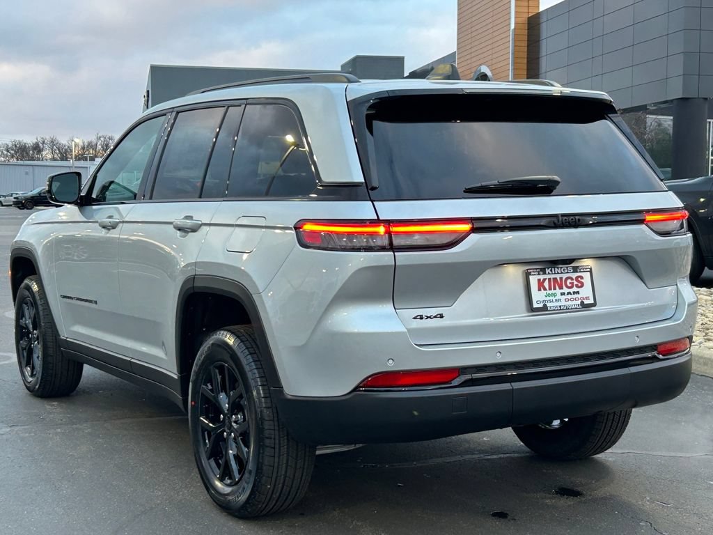 New 2025 Jeep Grand Cherokee 4WD image 5