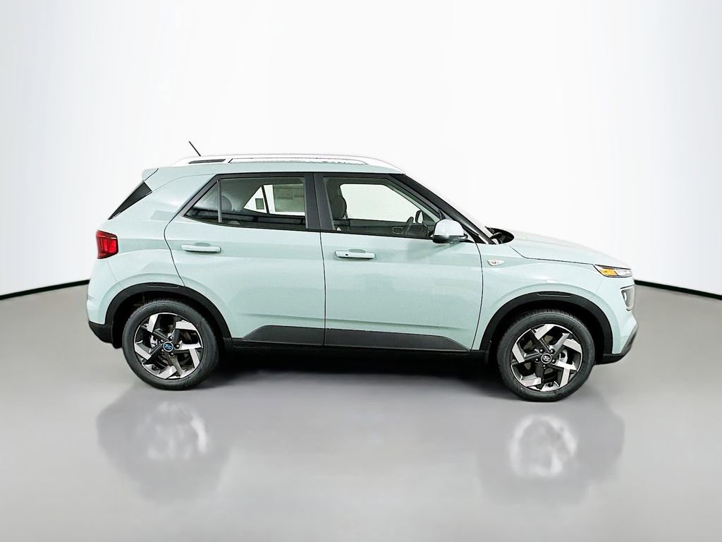 New 2026 Hyundai Venue SEL FWD image 4