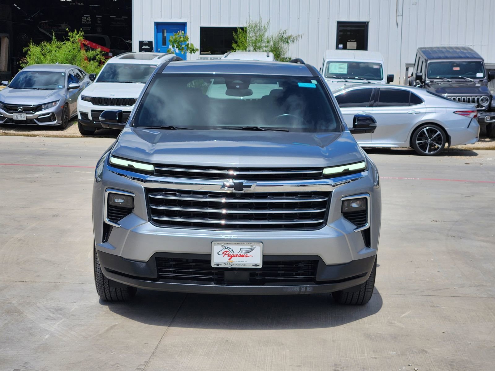 Used 2024 Chevrolet Traverse LT image 6