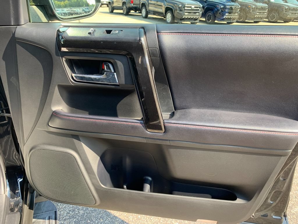 Used 2018 Toyota 4Runner TRD Off-Road AWD/4WD image 19