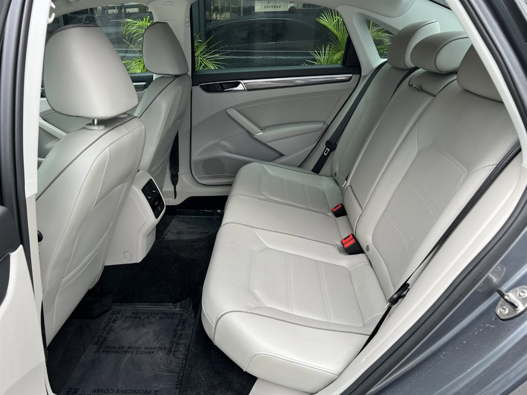 Used 2017 Volkswagen Passat 1.8T SE w/ SE Lighting Package FWD image 15