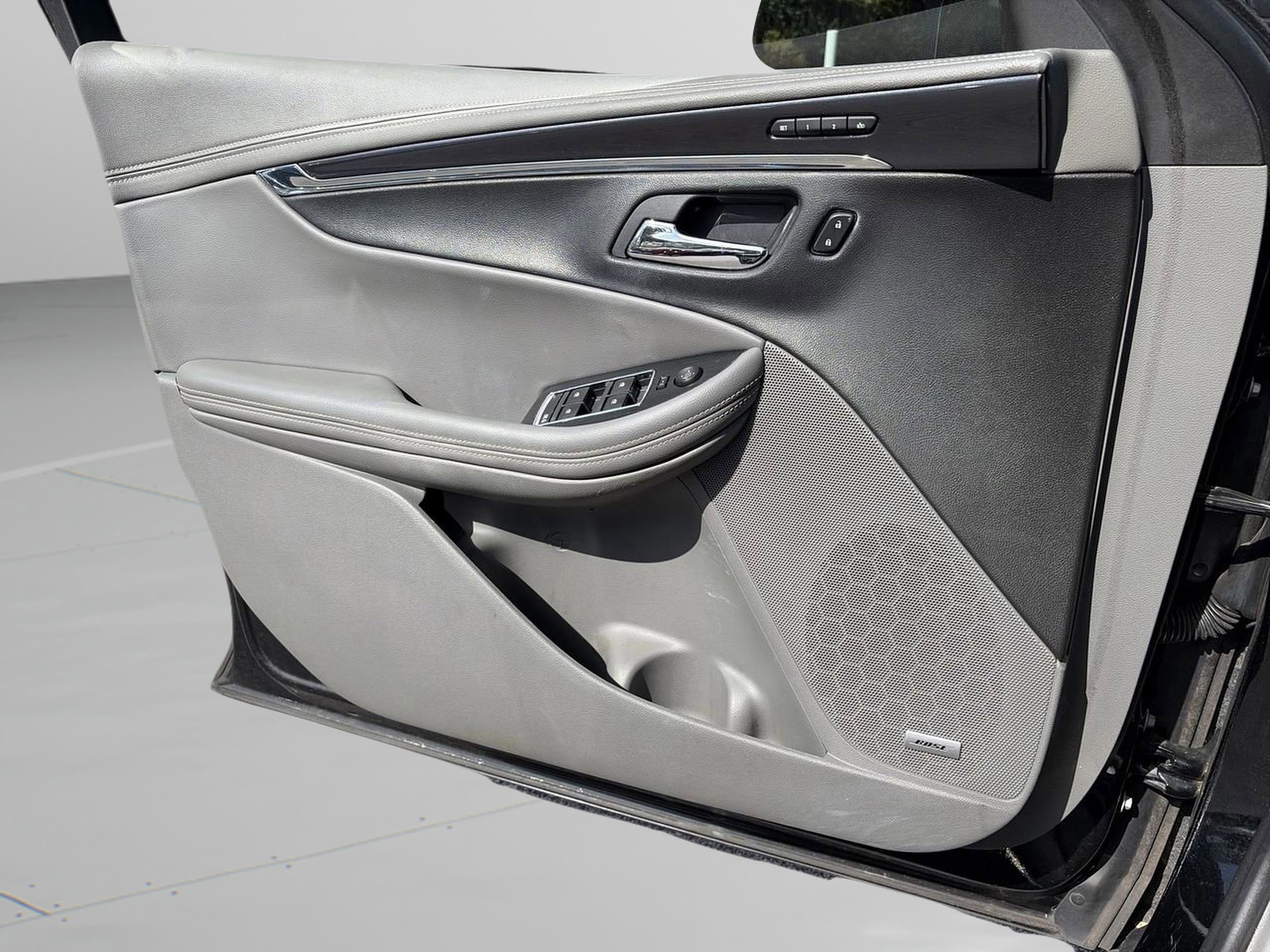 Used 2016 Chevrolet Impala LTZ image 17