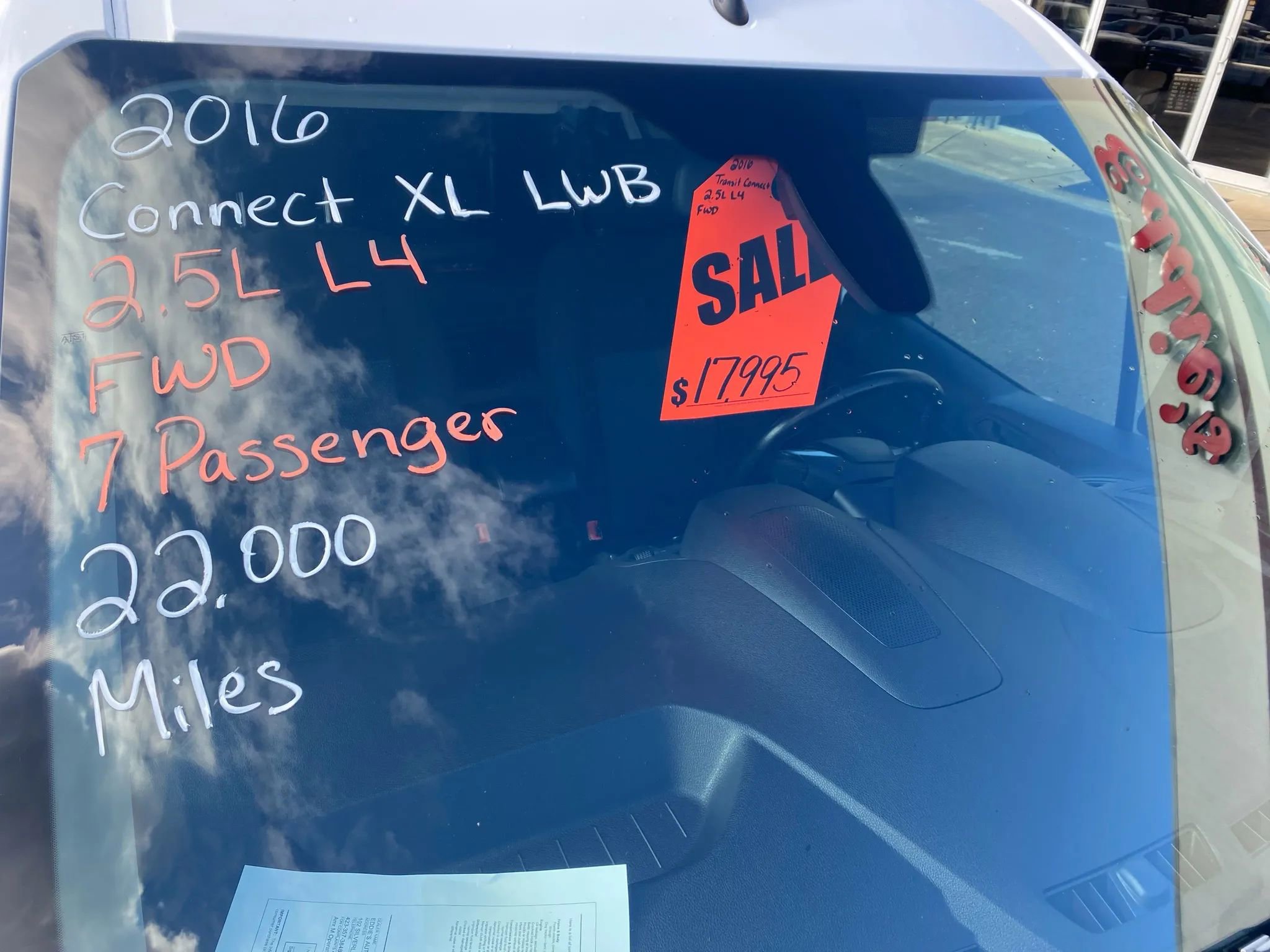 Used 2016 Ford Transit Connect XL image 3