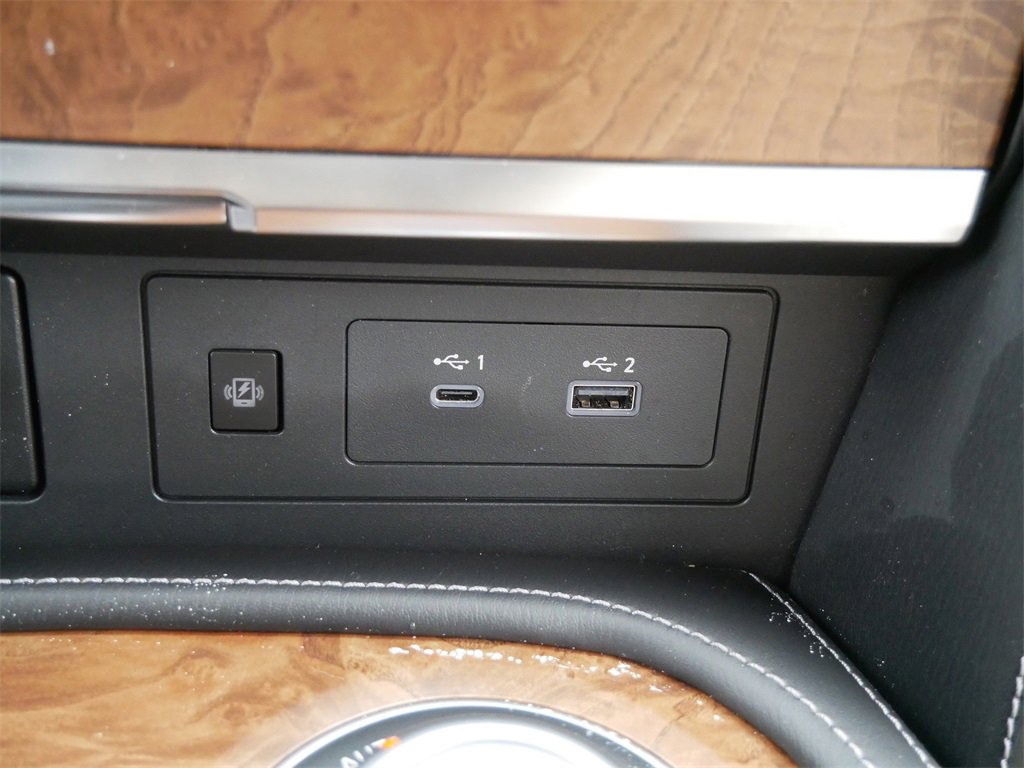 Used 2024 Nissan Armada SL w/ Captain's Chairs Package image 21