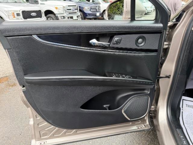 Used 2021 Lincoln Nautilus Reserve w/ Class II Trailer Tow Package image 15