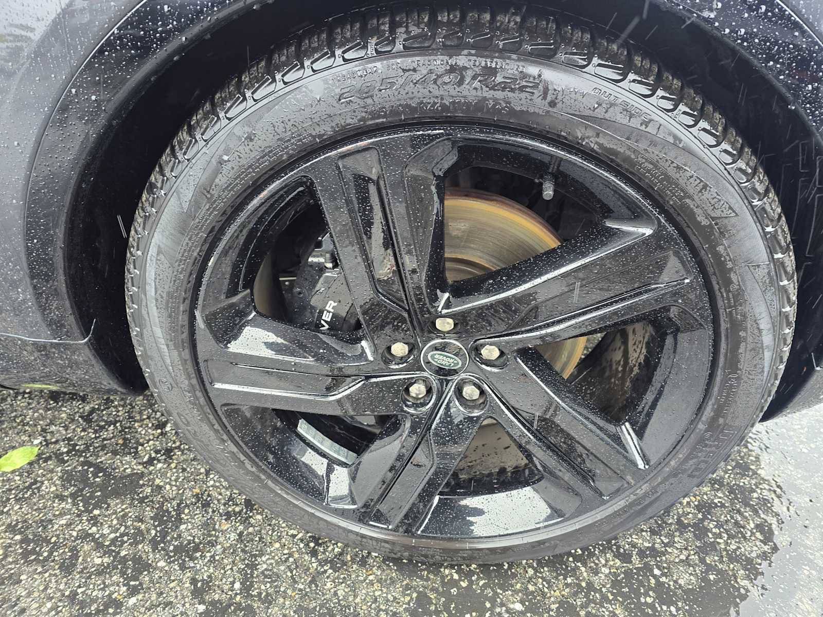 Used 2023 Land Rover Discovery Metropolitan Edition image 9