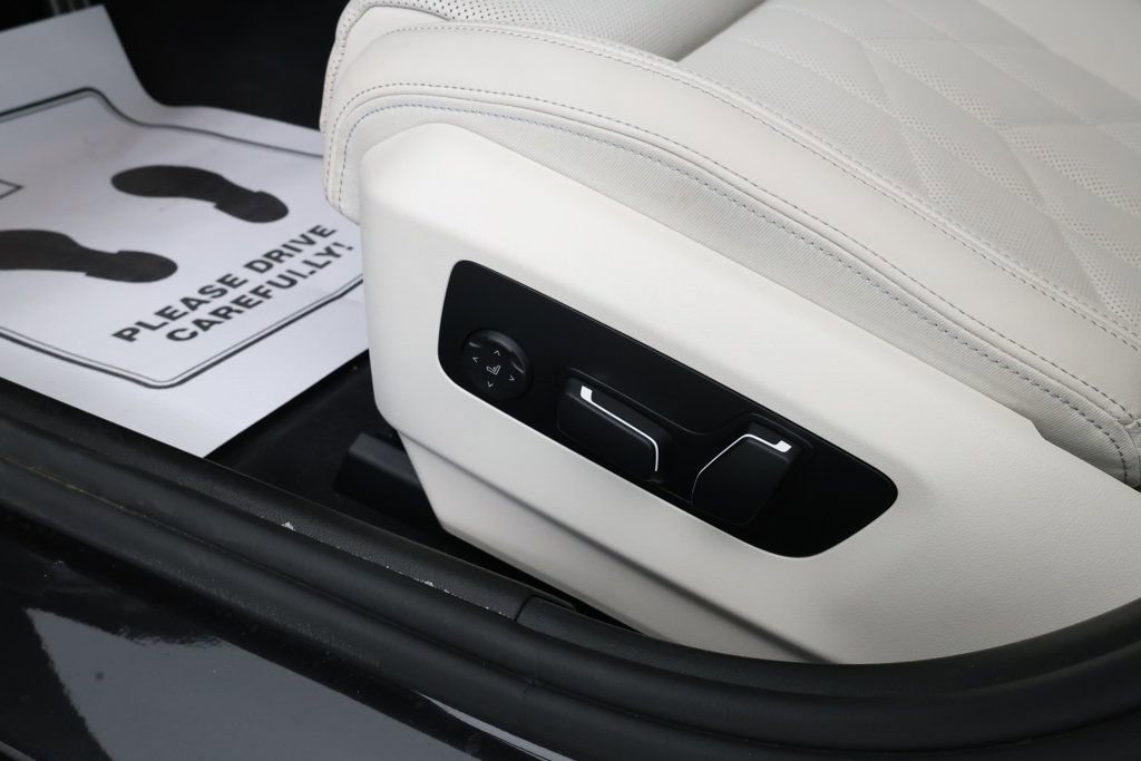 Used 2024 BMW i5 eDrive40i w/ M Sport Package image 12