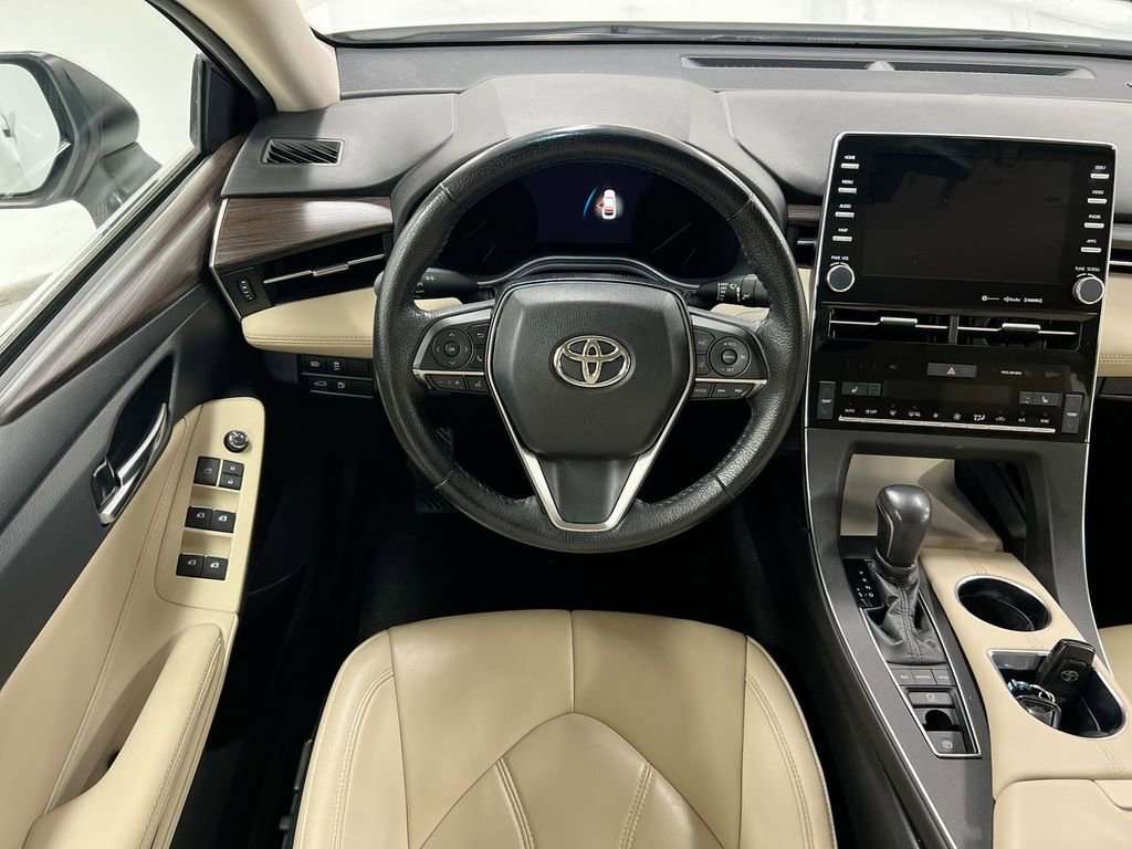 Used 2020 Toyota Avalon XLE w/ Carpet Mat Package FWD image 11
