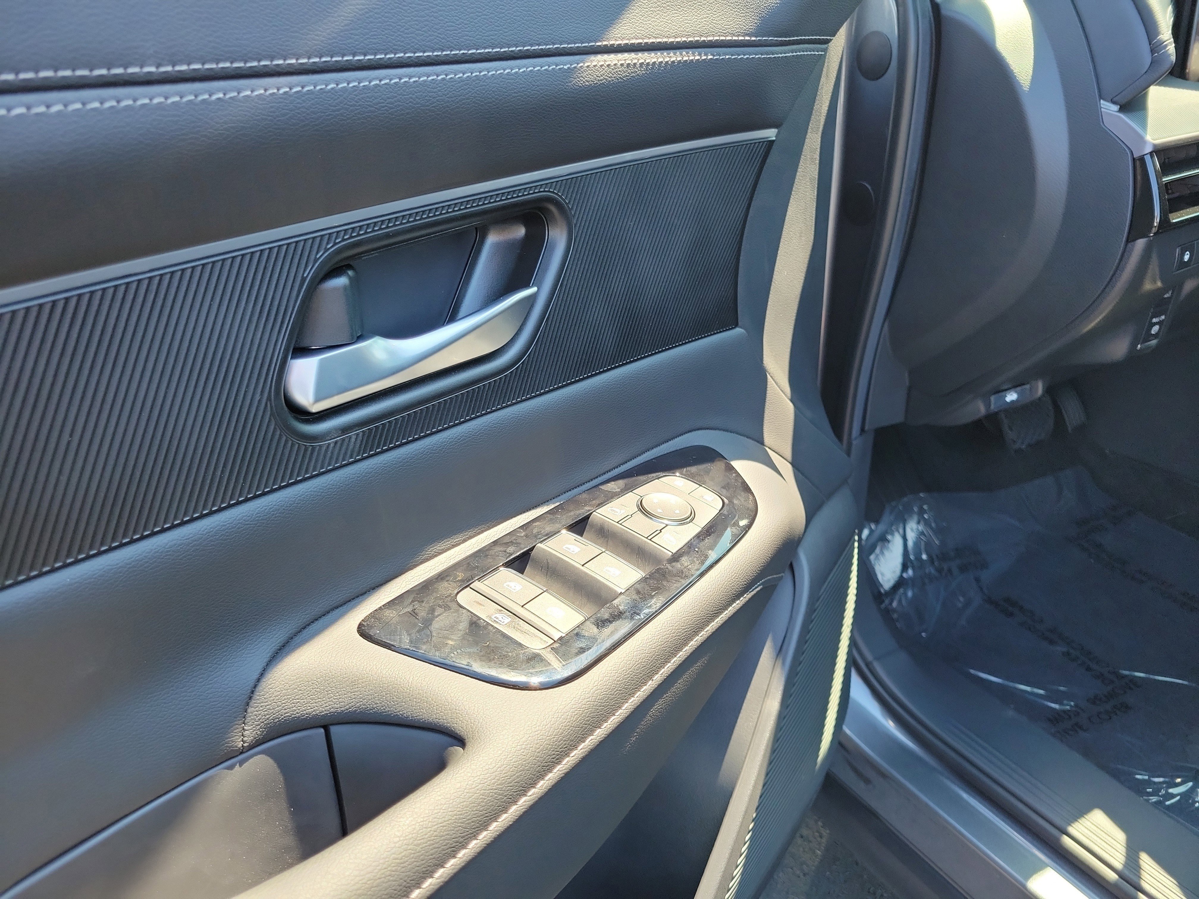 Used 2025 Nissan Murano SV w/ Cargo Package image 18