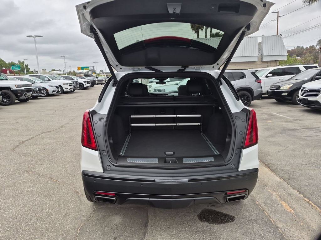 Used 2026 Cadillac XT5 Premium Luxury w/ LPO, ONYX Package FWD image 19