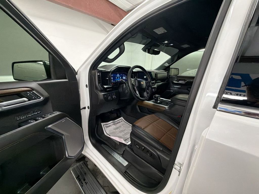 Certified 2024 Chevrolet Silverado 1500 High Country w/ Technology Package image 10