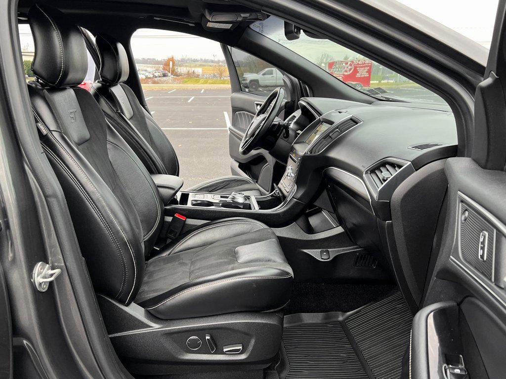 Used 2019 Ford Edge ST w/ Equipment Group 401A image 21