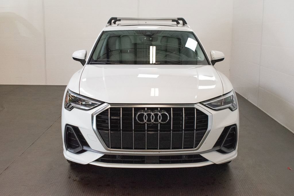 Used 2024 Audi Q3 2.0T Premium Plus w/ Premium Plus Package AWD/4WD image 2