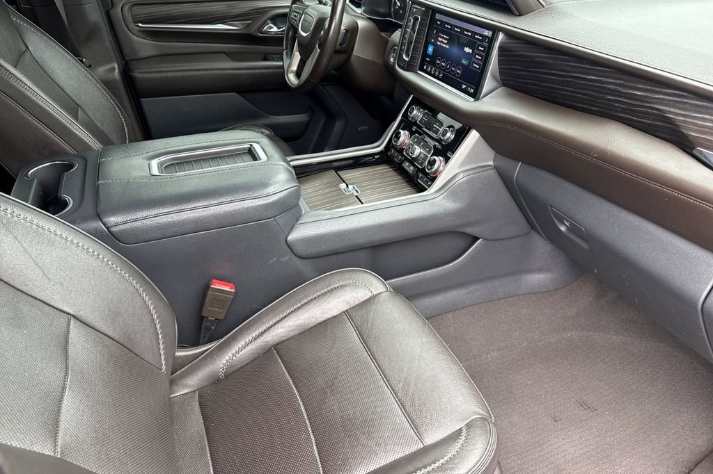 Used 2021 GMC Yukon Denali w/ Denali Premium Package image 26