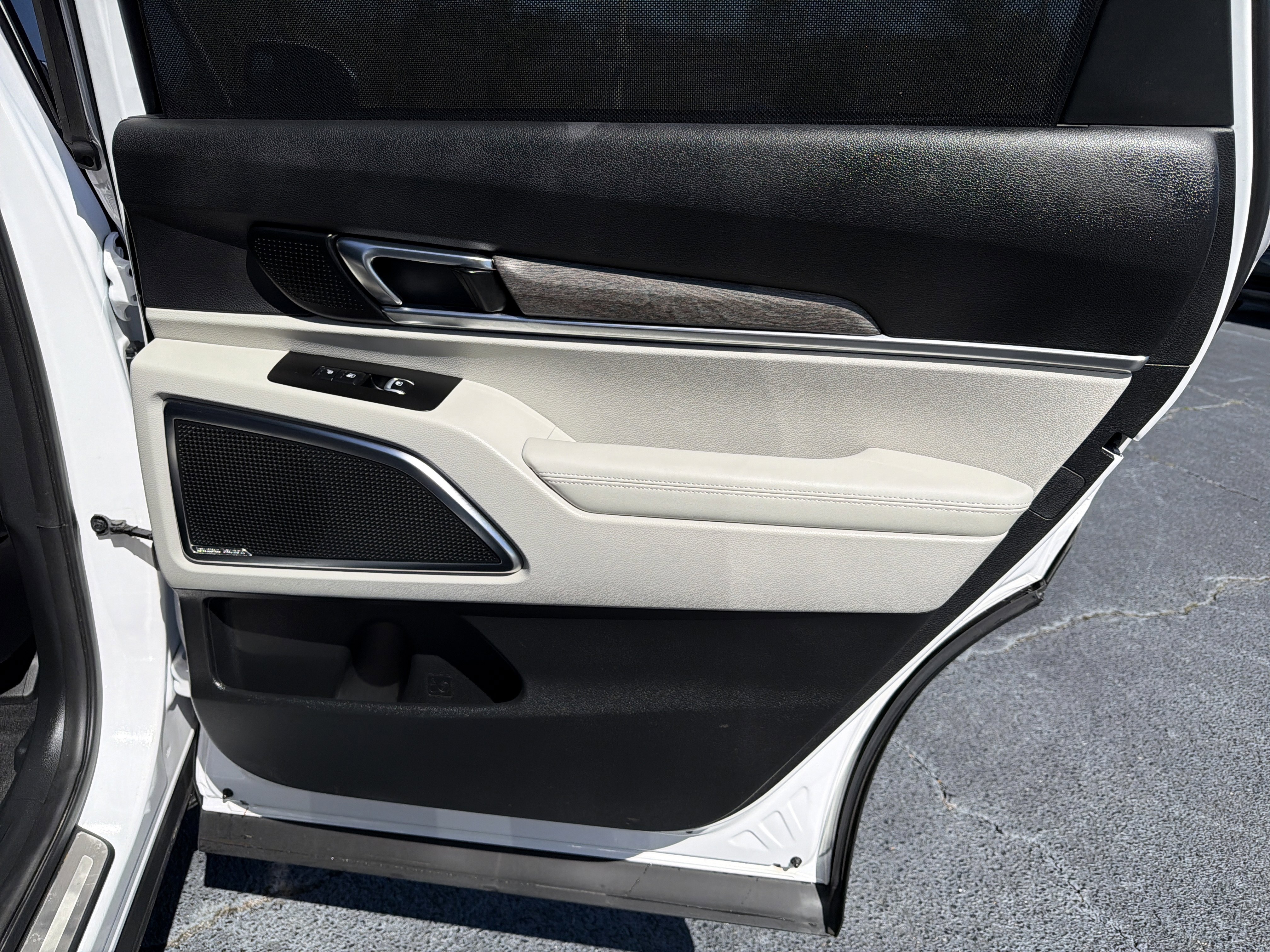 Used 2021 Kia Telluride SX w/ SX Prestige Package image 14