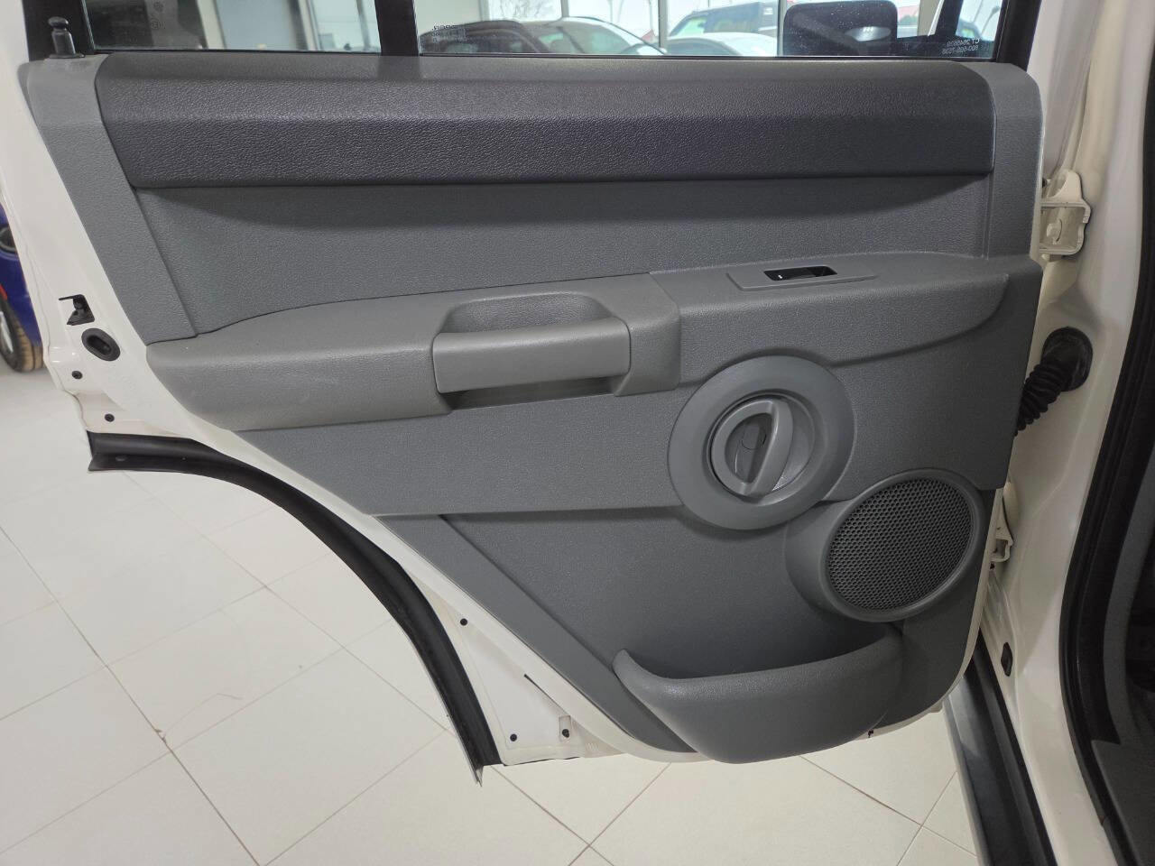 Used 2007 Jeep Commander Sport image 18