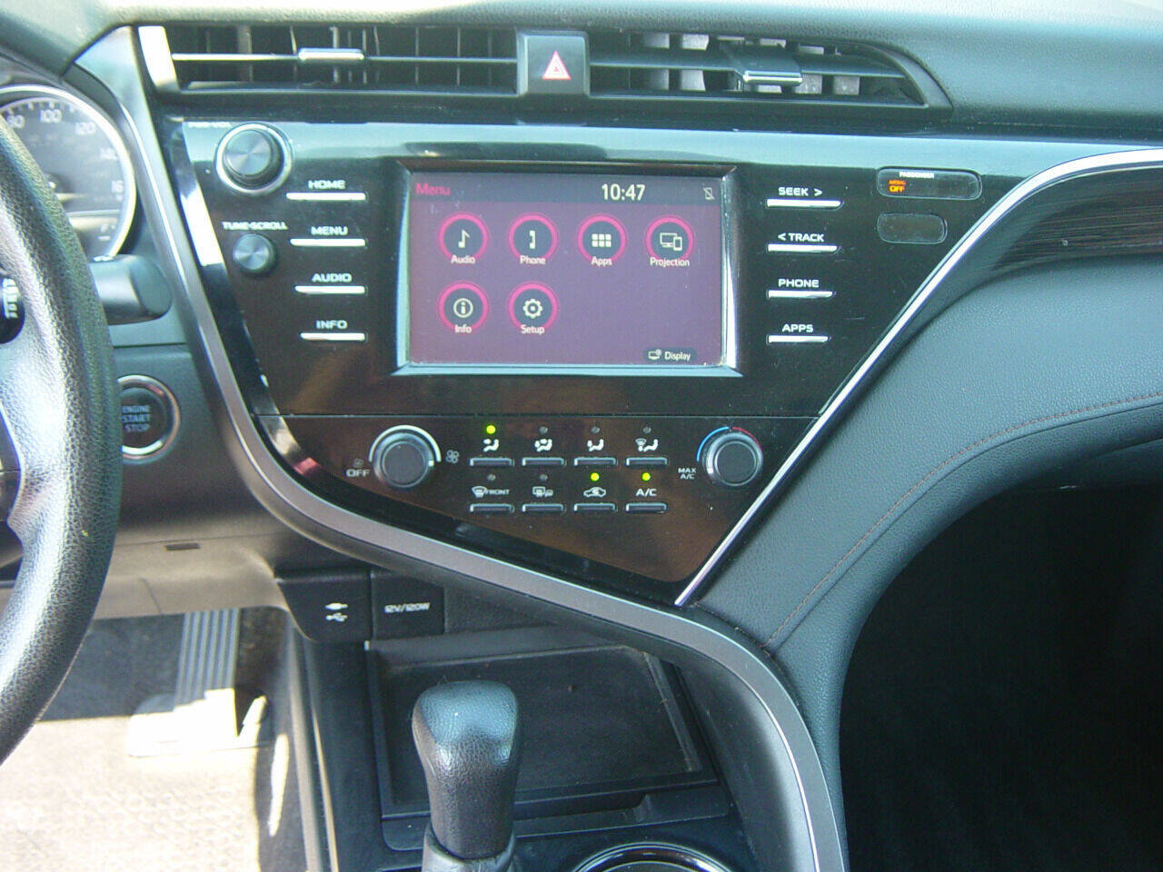 Used 2018 Toyota Camry L image 8