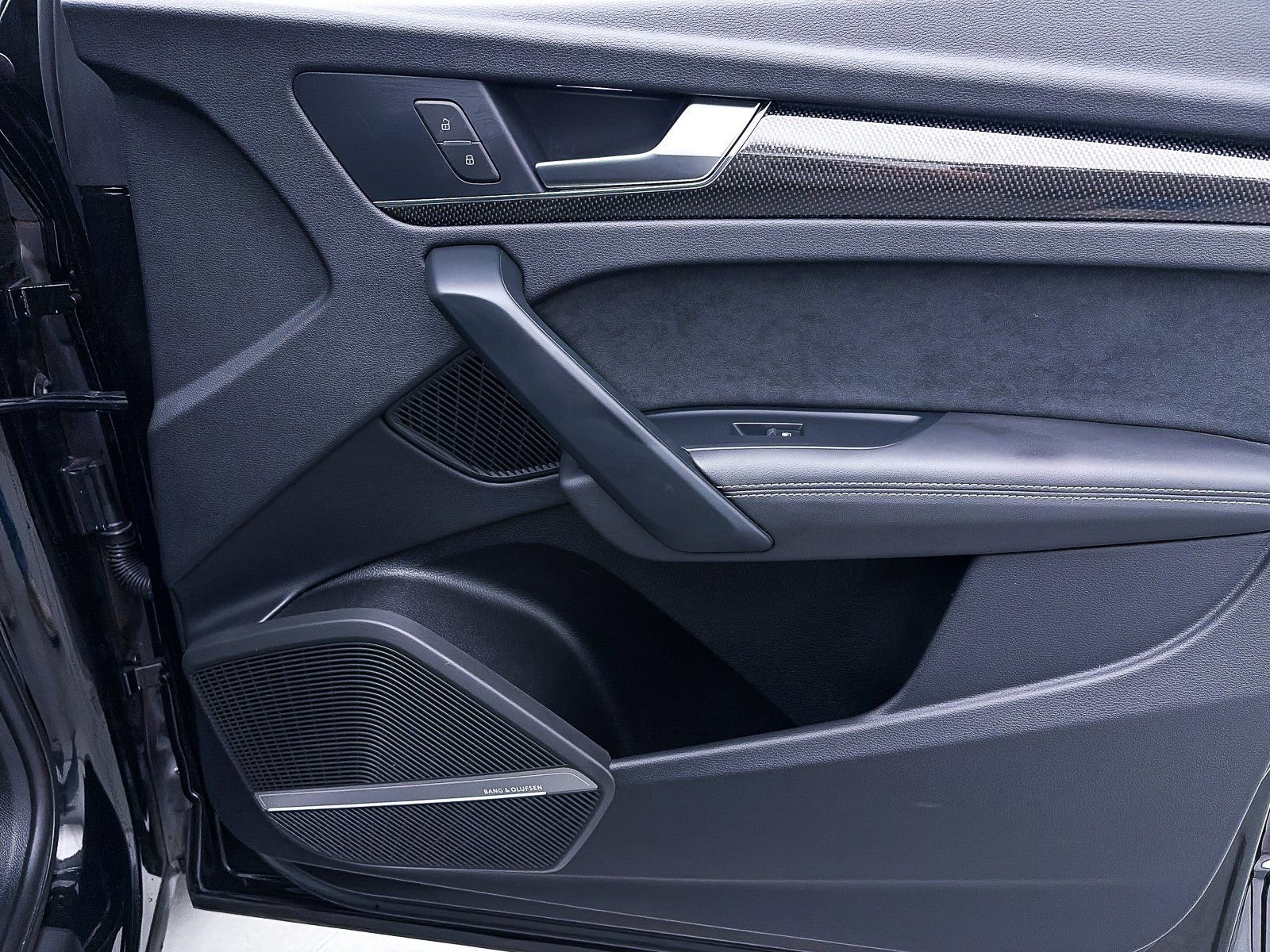 Used 2025 Audi SQ5 Premium Plus image 34