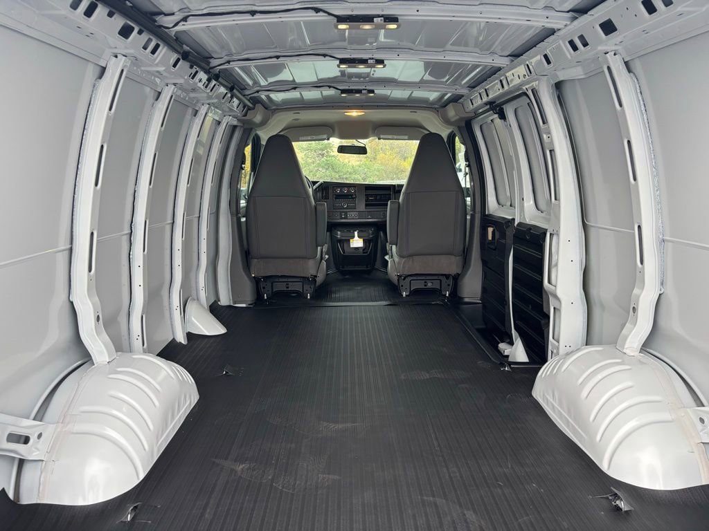 New 2025 Chevrolet Express 2500 w/ Driver Convenience Package RWD image 30