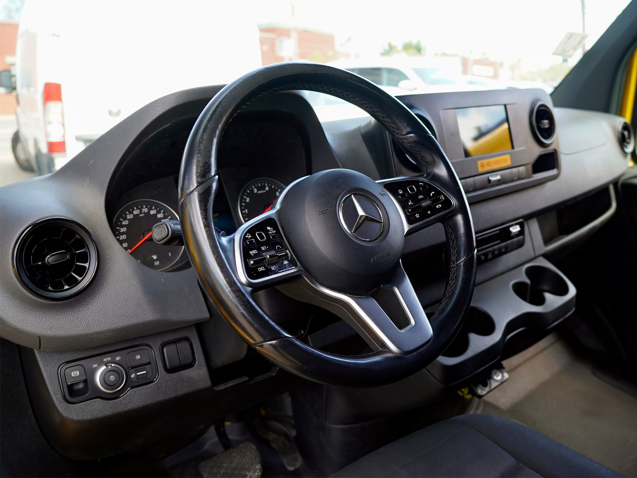 Used 2021 Mercedes-Benz Sprinter 2500 image 2