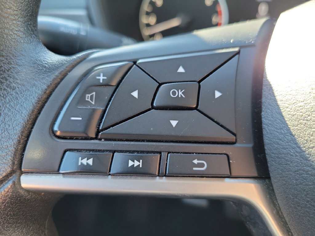 Used 2025 Nissan Altima 2.5 SV FWD image 33