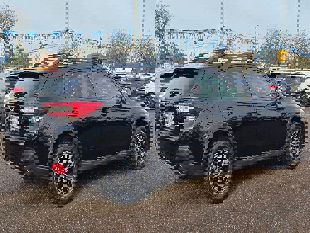 Used 2018 Subaru Crosstrek 2.0i Premium w/ Popular Package #3 image 2