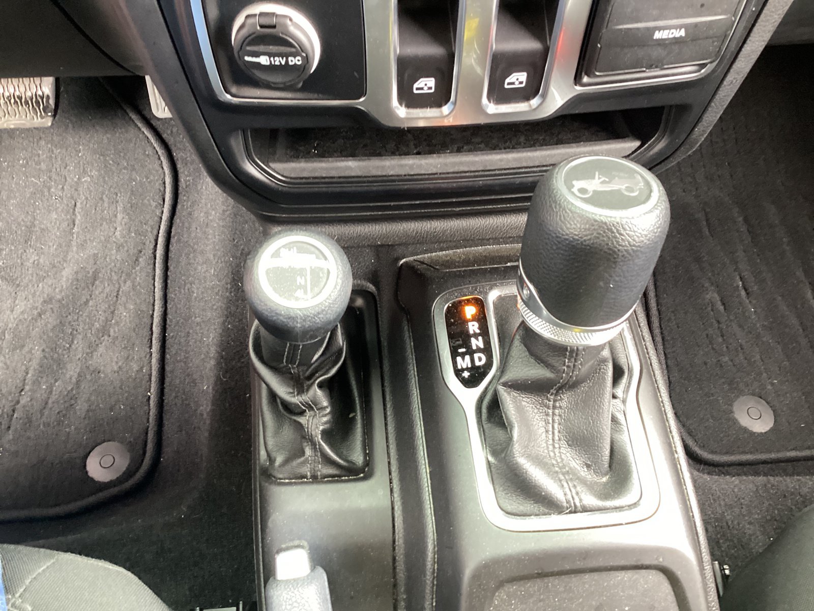 Used 2019 Jeep Wrangler Sport AWD/4WD image 14