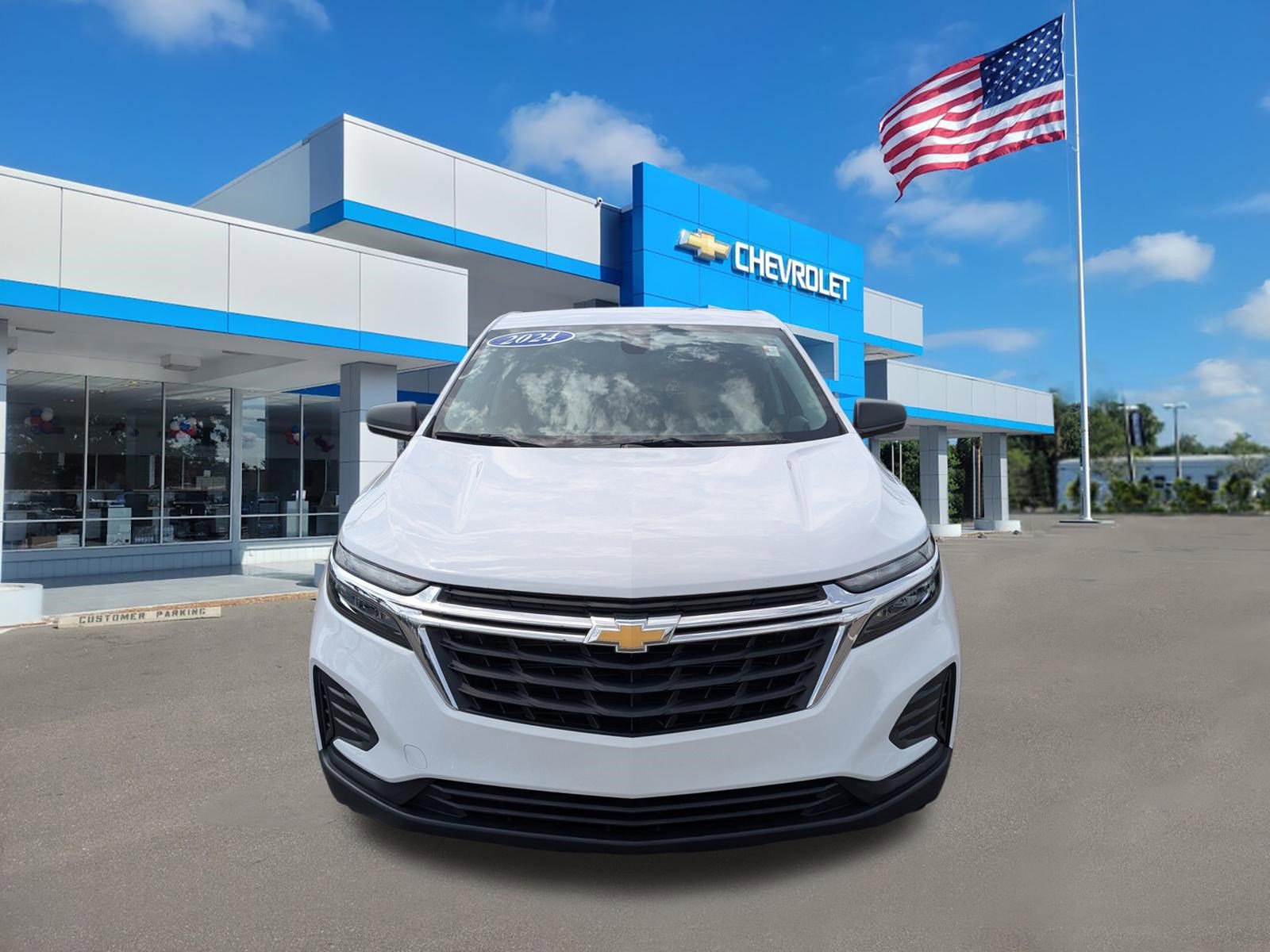 Used 2024 Chevrolet Equinox LS w/ LS Convenience Package image 2