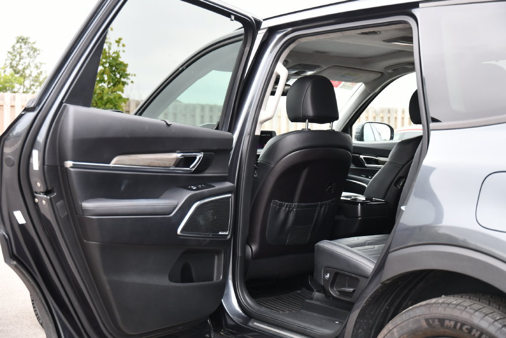 Used 2022 Kia Telluride SX w/ SX Prestige Package AWD/4WD image 20