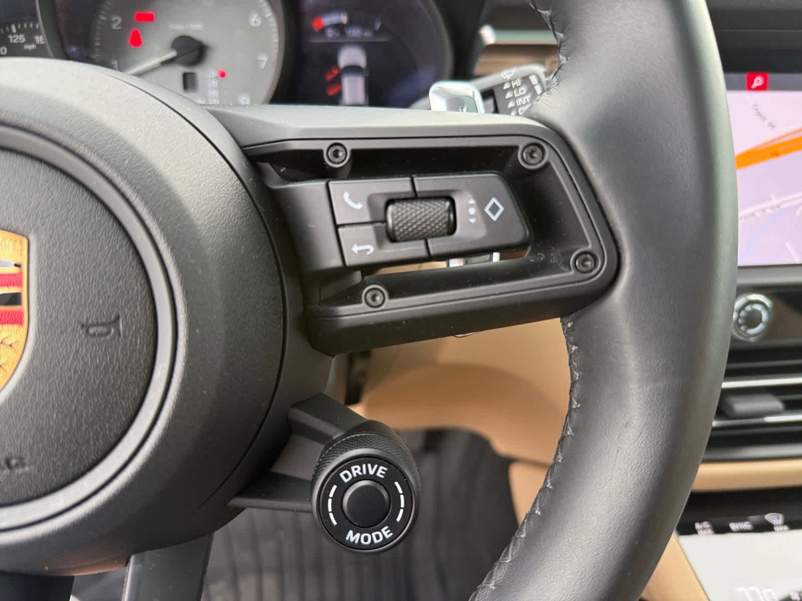 Used 2023 Porsche Macan S image 21