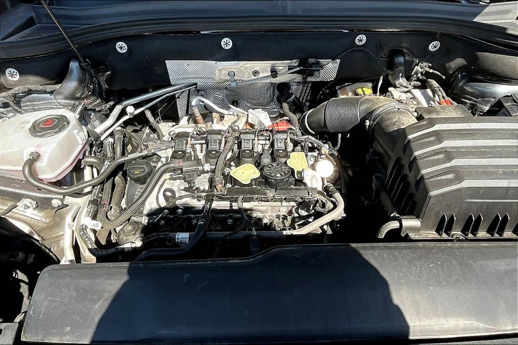 Used 2024 Volkswagen Atlas Cross Sport SE image 12