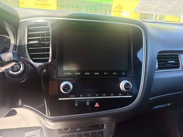 Used 2022 Mitsubishi Outlander SEL AWD/4WD image 16