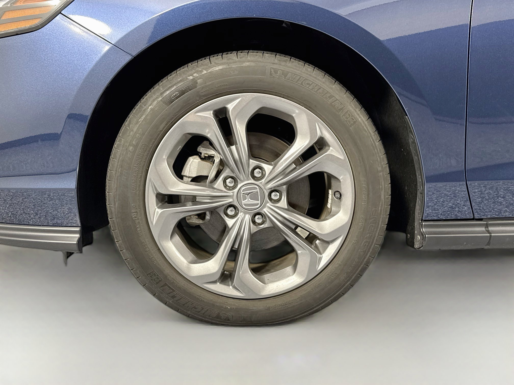 Certified 2023 Honda Accord EX image 30