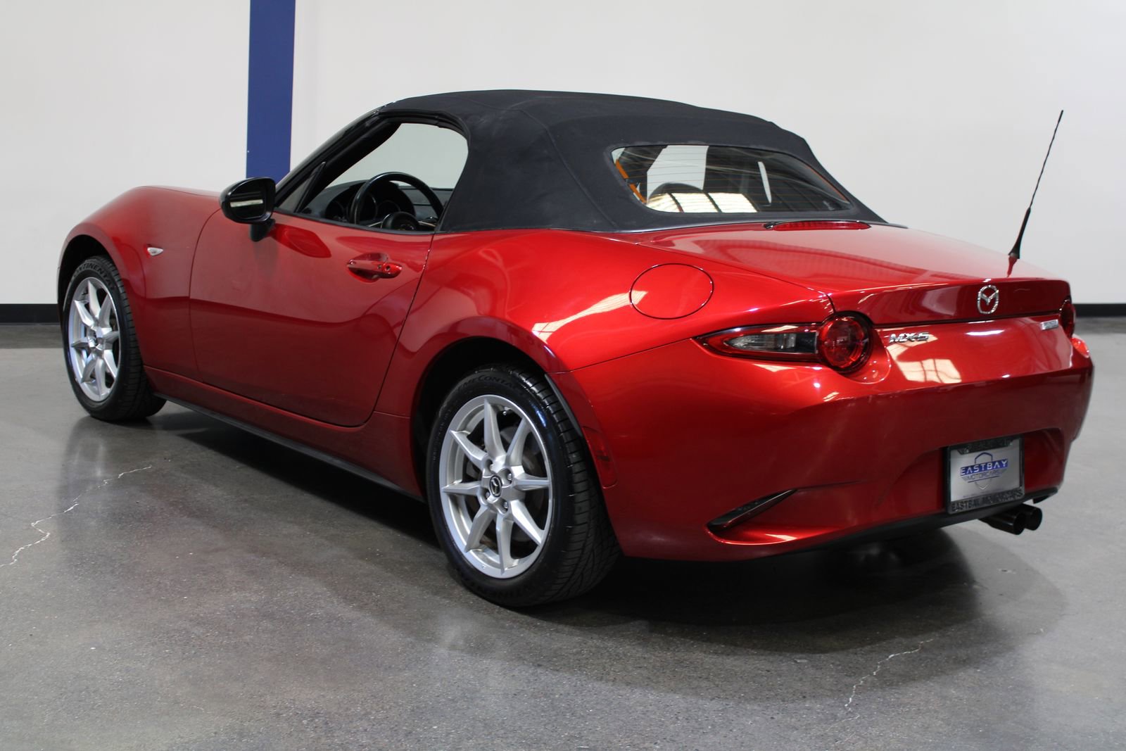 Used 2016 MAZDA MX-5 Miata Sport image 10