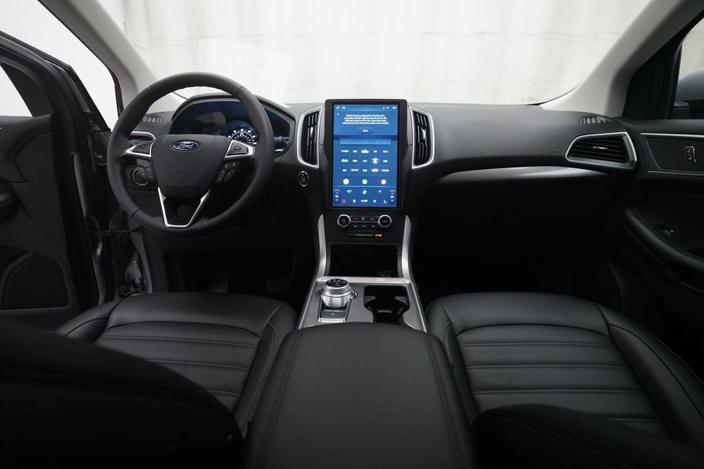 Used 2024 Ford Edge SEL w/ Convenience Package image 5