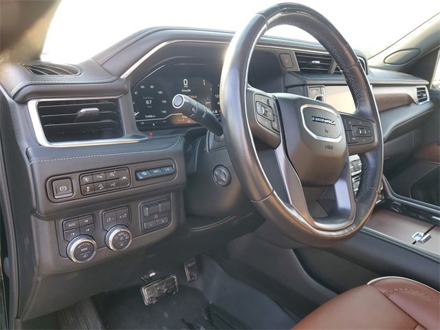 Used 2023 GMC Yukon Denali Ultimate image 8
