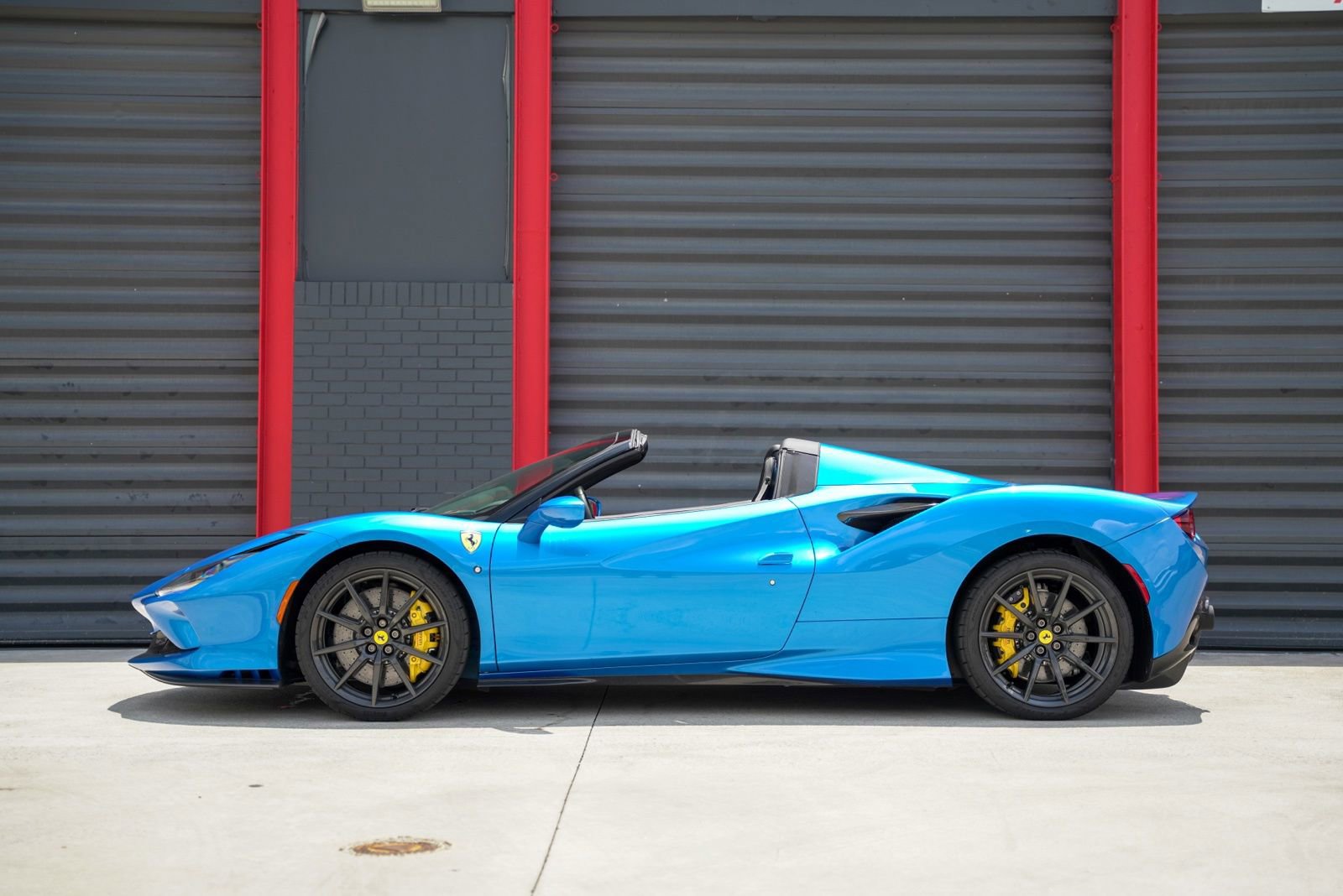 Used 2022 Ferrari F8 Tributo RWD image 2