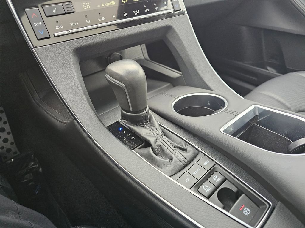 Used 2019 Toyota Avalon XSE image 29